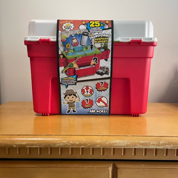 Ryan's World Awesome Cooler Surprise - Picture 2 of 16